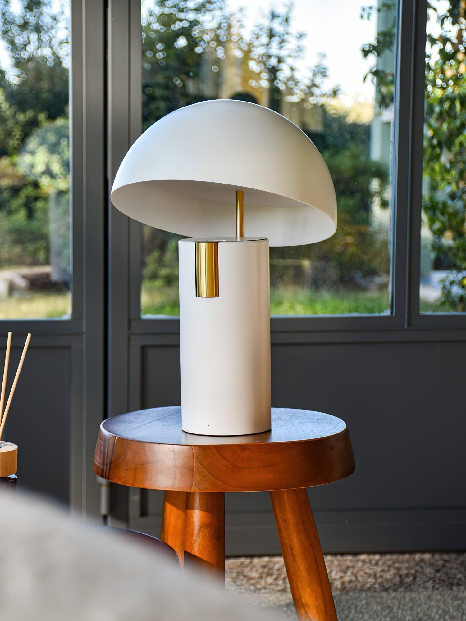 GlowAvora Table - Modern Elegant Table Lamp for Atmospheric Lighting