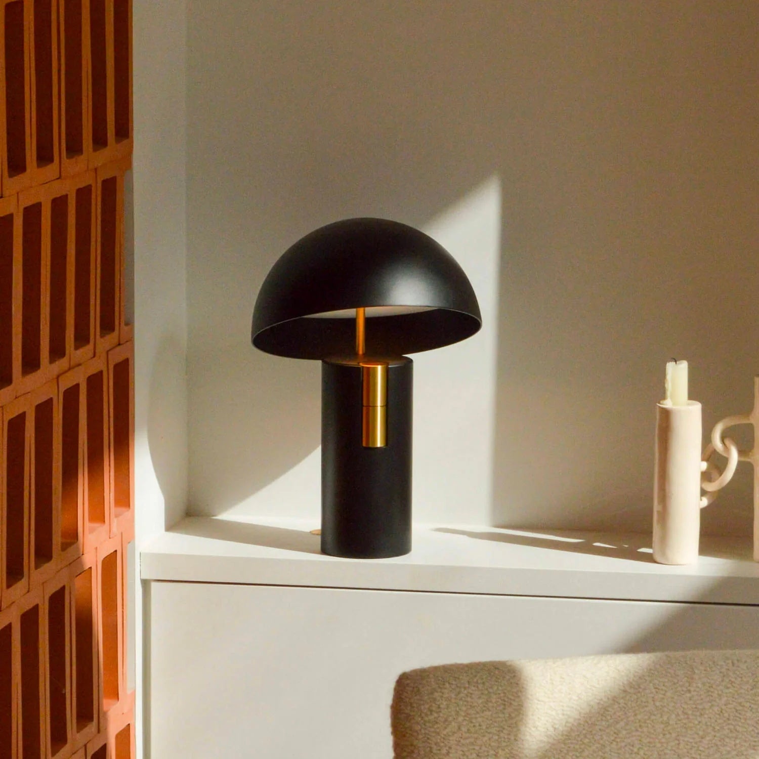 GlowAvora Table - Modern Elegant Table Lamp for Atmospheric Lighting