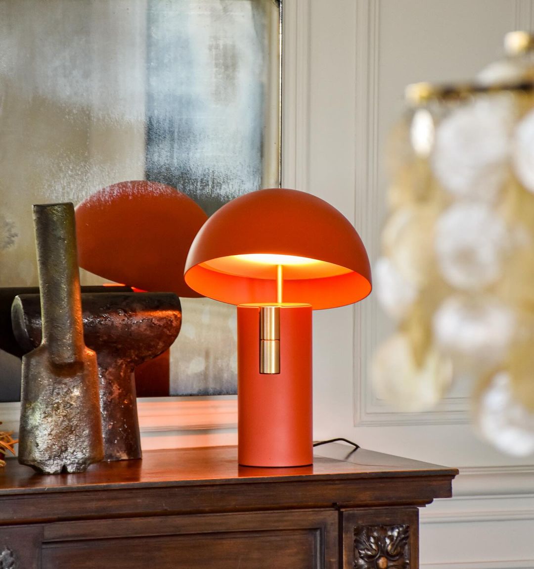 GlowAvora Table - Modern Elegant Table Lamp for Atmospheric Lighting