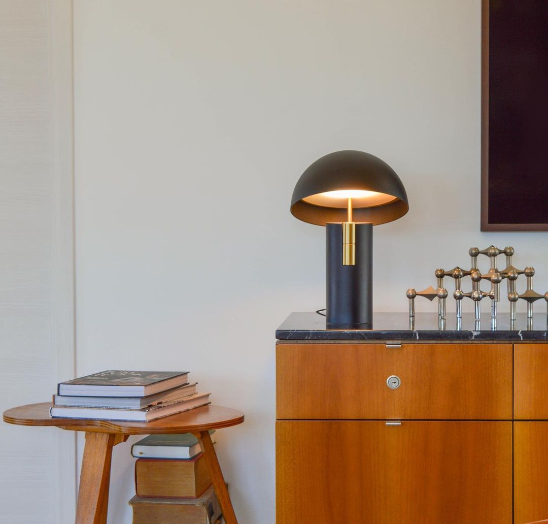 GlowAvora Table - Modern Elegant Table Lamp for Atmospheric Lighting