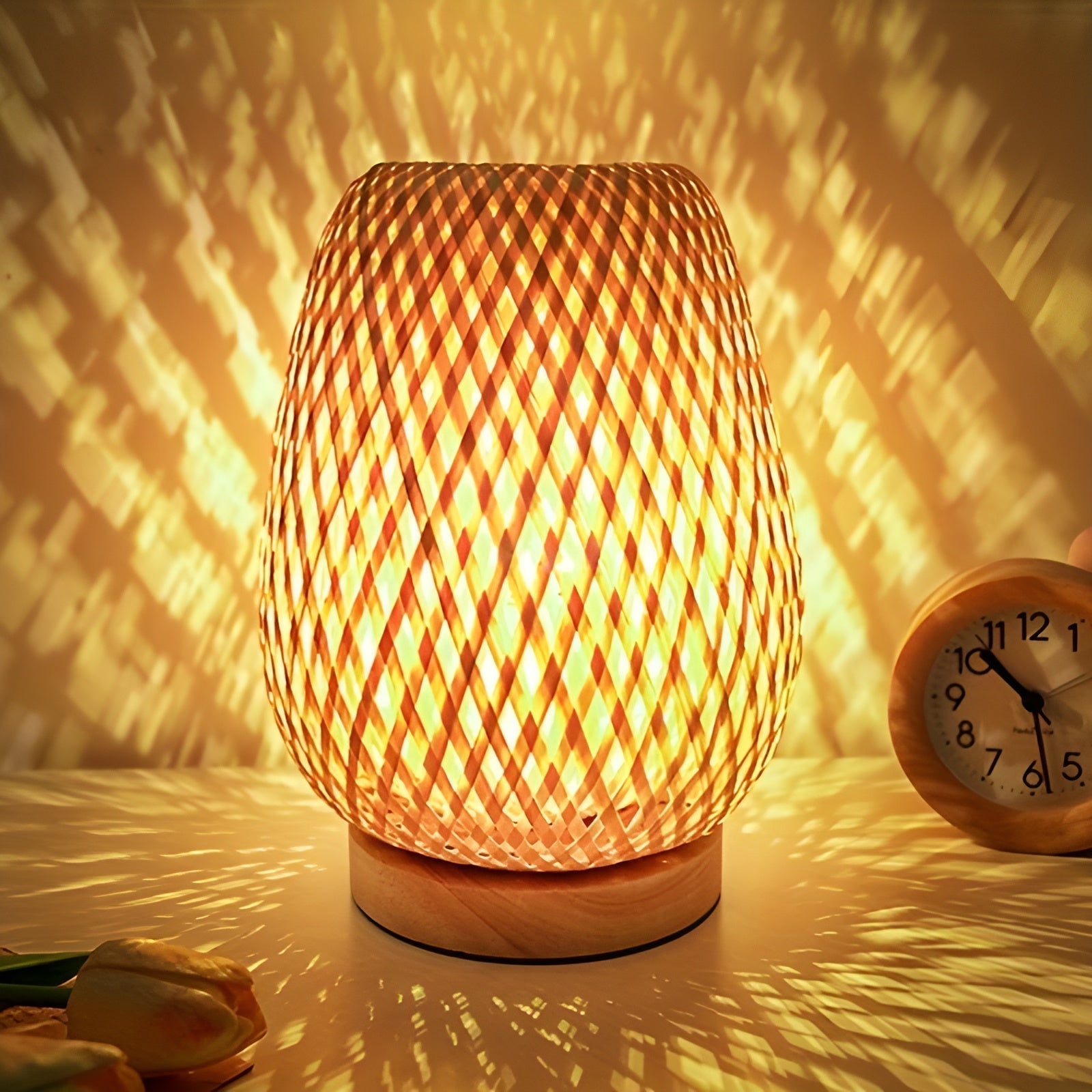 Stylish Bamboo Table Lamp with USB Power Supply – Sustainable and Energy-Saving Design