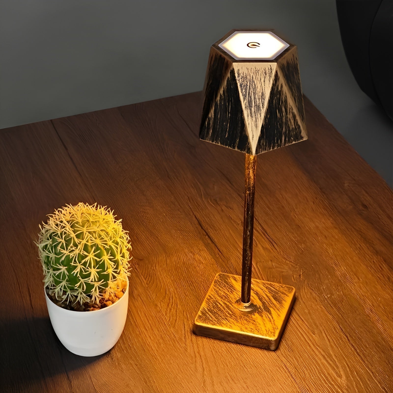 Elegant Retro LED Table Lamp - Wireless & Rechargeable