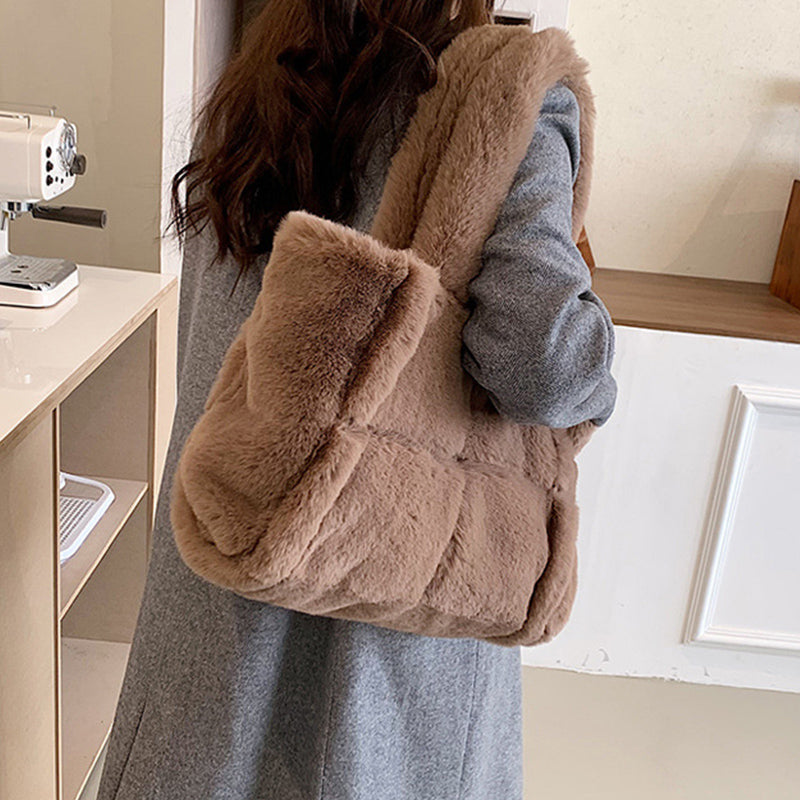 Pipa Plush Bag – Winter Comfortable Women's Handbag