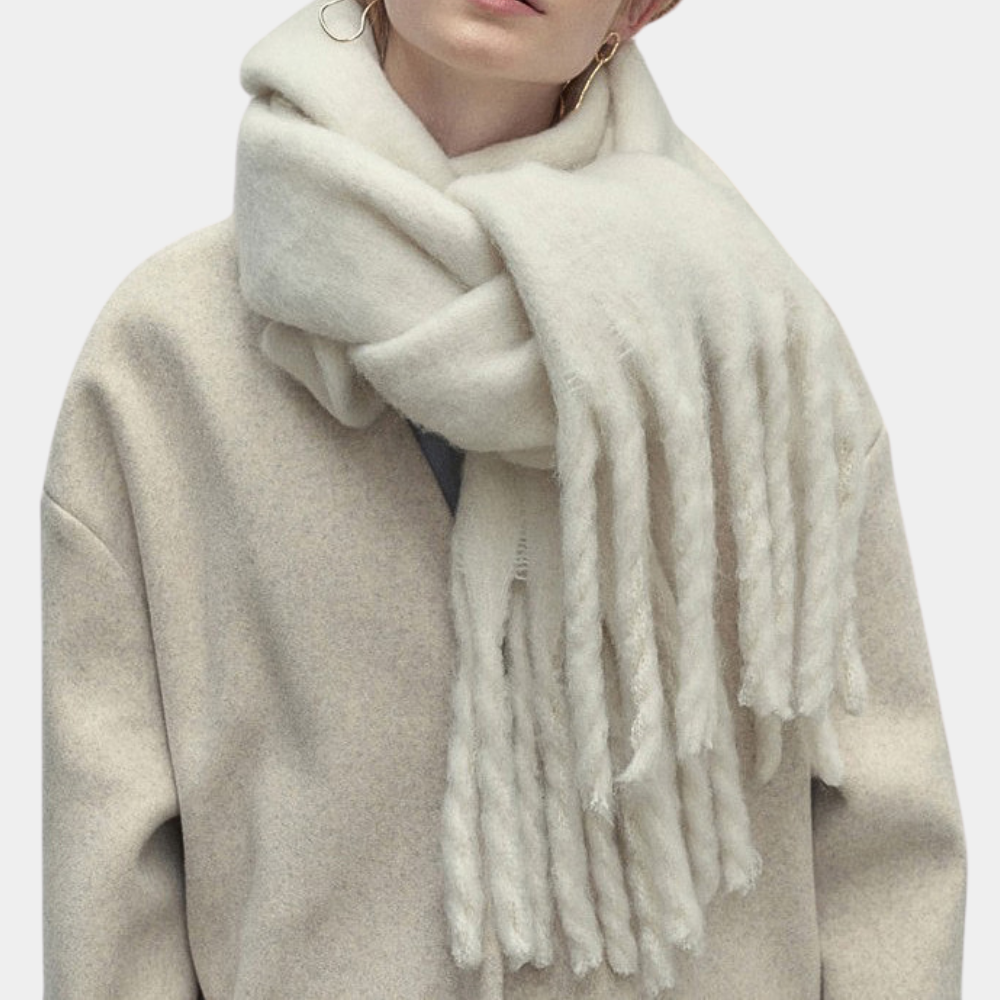 SoftGlam – Luxurious Women's Scarf with a Warm Look