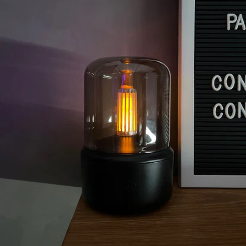 AromaGlow – Elegant Diffuser Lamp with Warm Light