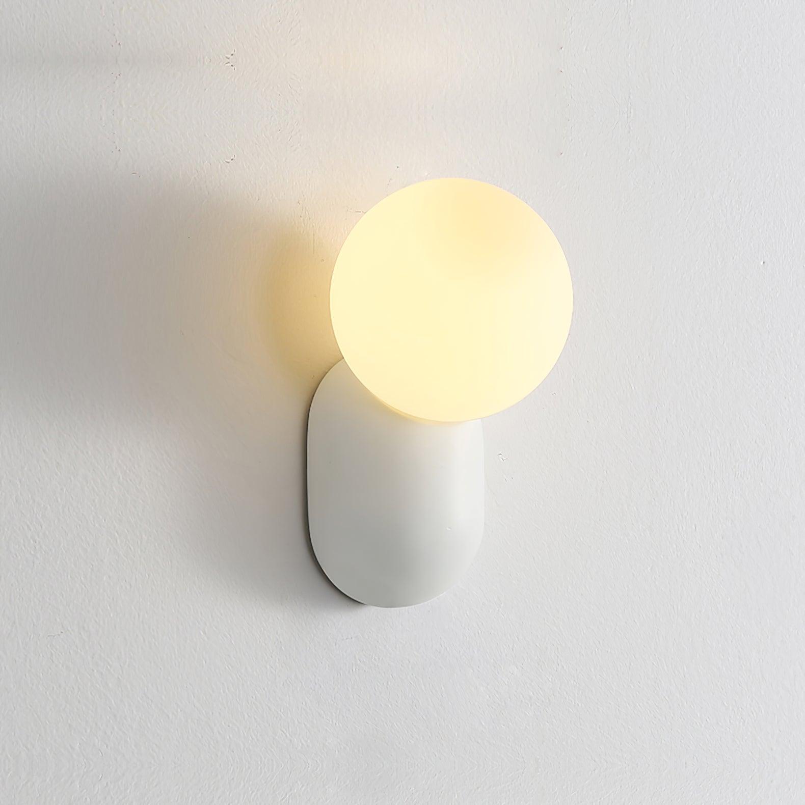 ChicGlow Resin Wall Lamp – Elegance and Energy Saving in One