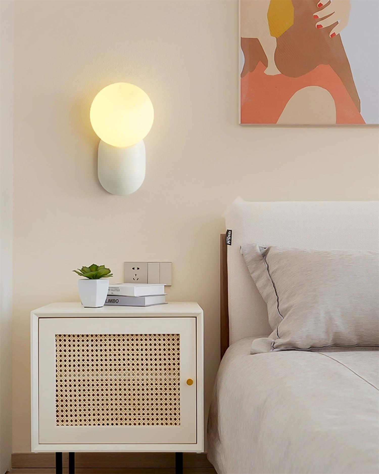 ChicGlow Resin Wall Lamp – Elegance and Energy Saving in One