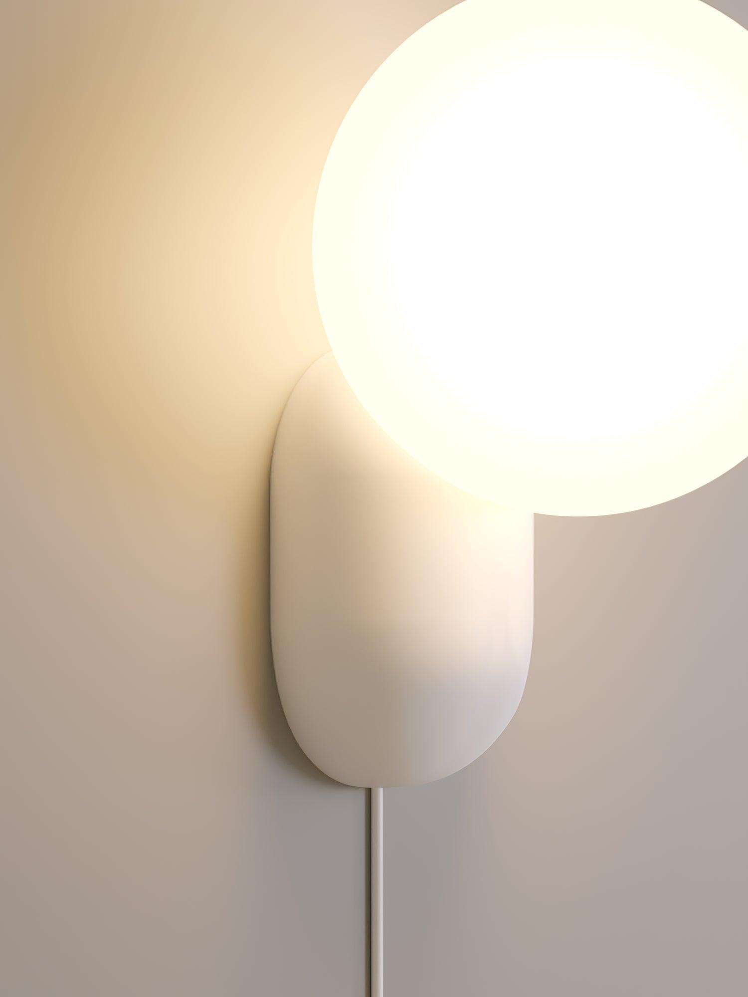 ChicGlow Resin Wall Lamp – Elegance and Energy Saving in One