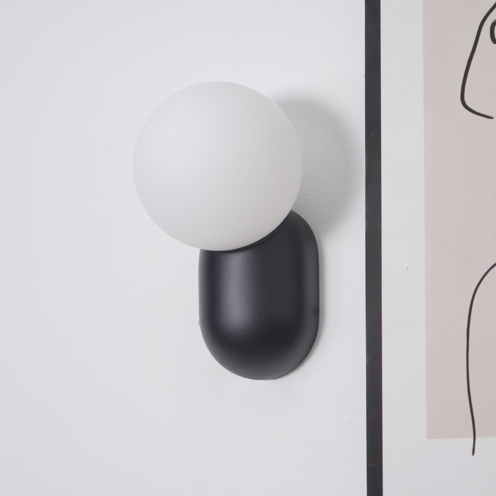 ChicGlow Resin Wall Lamp – Elegance and Energy Saving in One