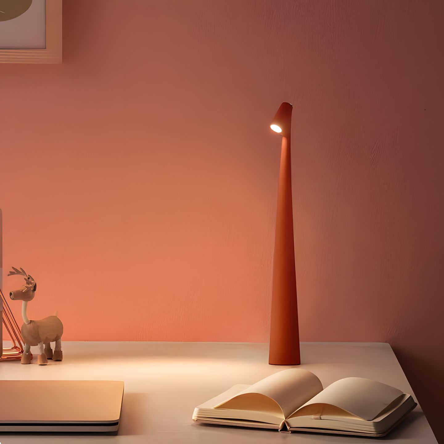 LunaSlim – Elegant Wireless Table Lamp with Adjustable Lighting