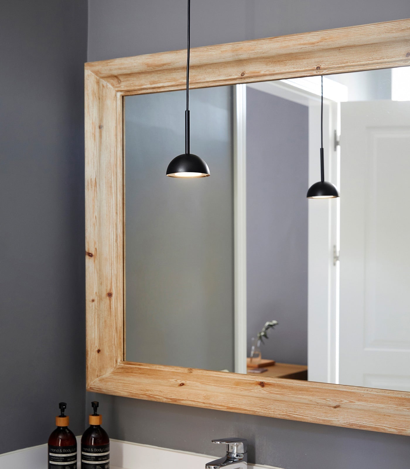 LumiereChic Ceiling Lamp - Elegant Geometric Pendant Lamp