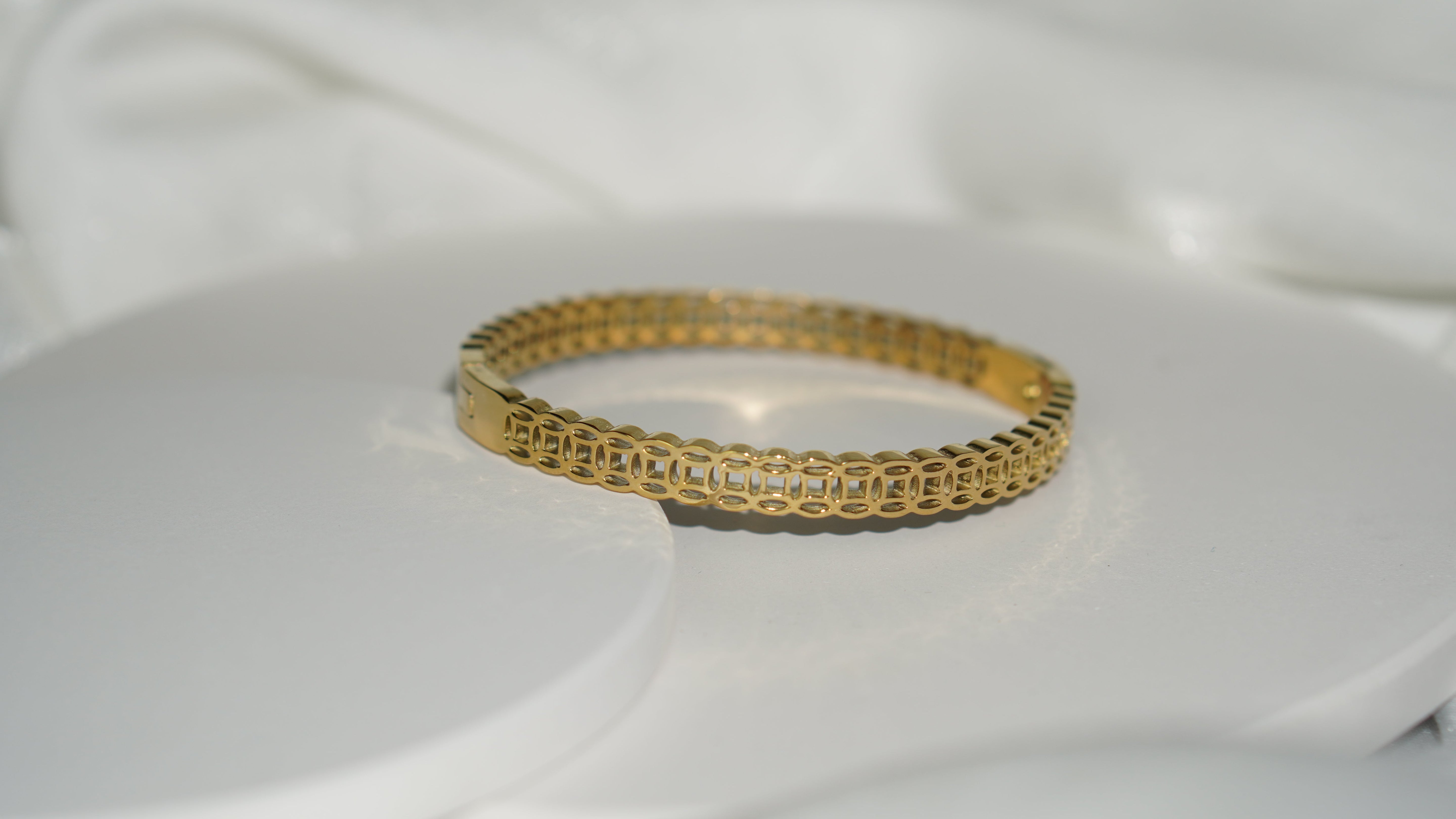 WealthMagnet Bracelet – Luxury Bracelet for Success