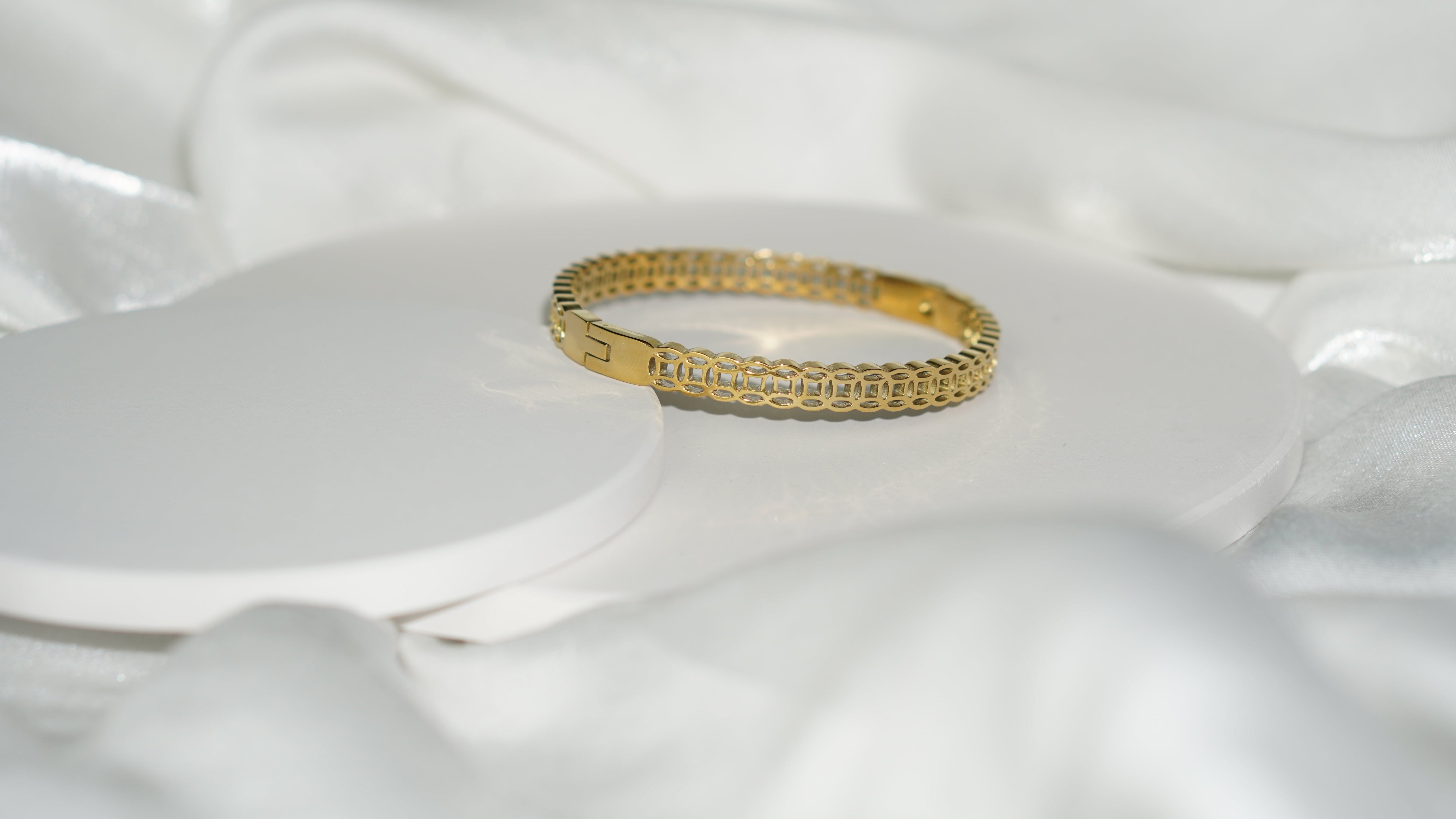 WealthMagnet Bracelet – Luxury Bracelet for Success