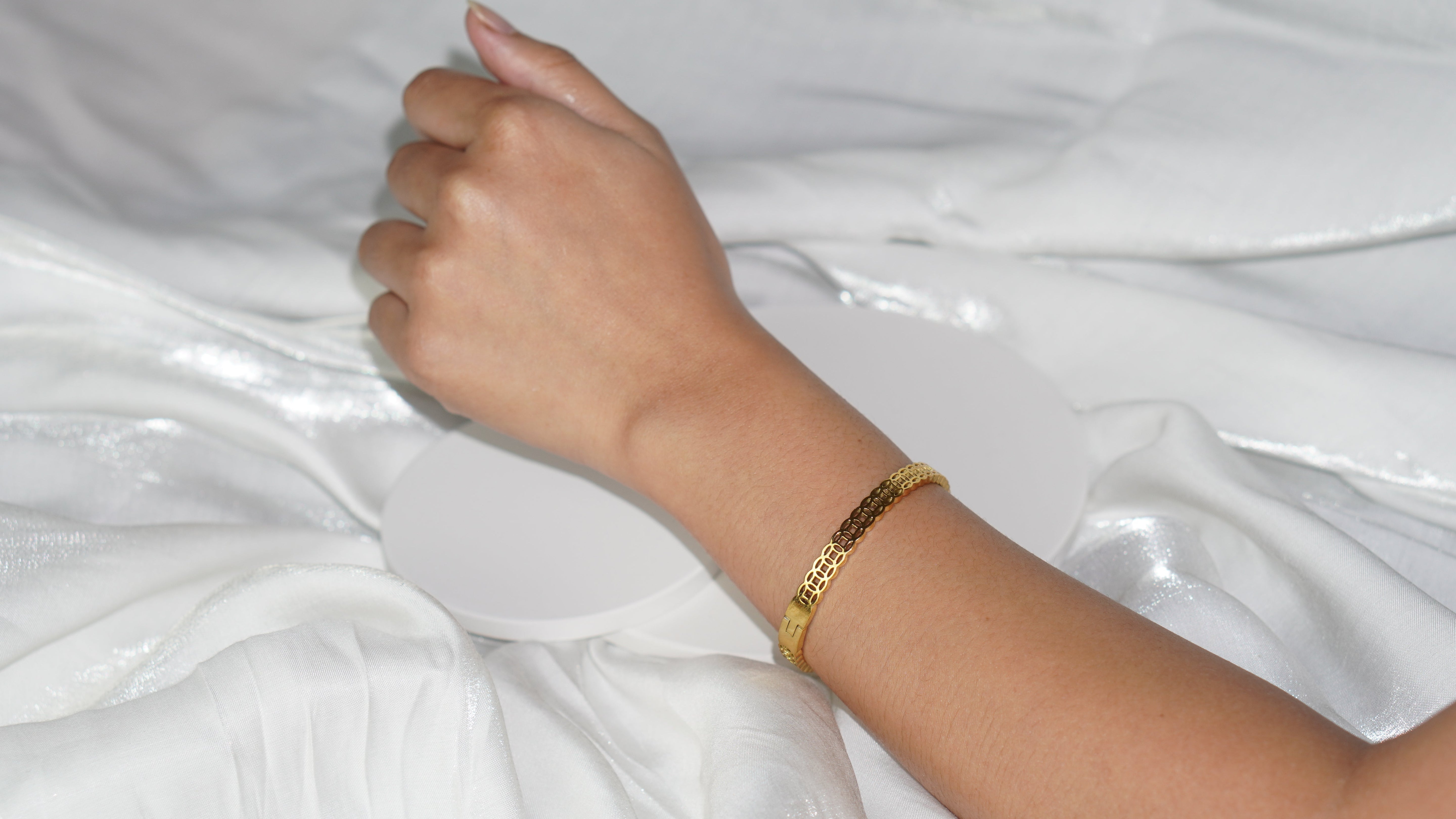 WealthMagnet Bracelet – Luxury Bracelet for Success