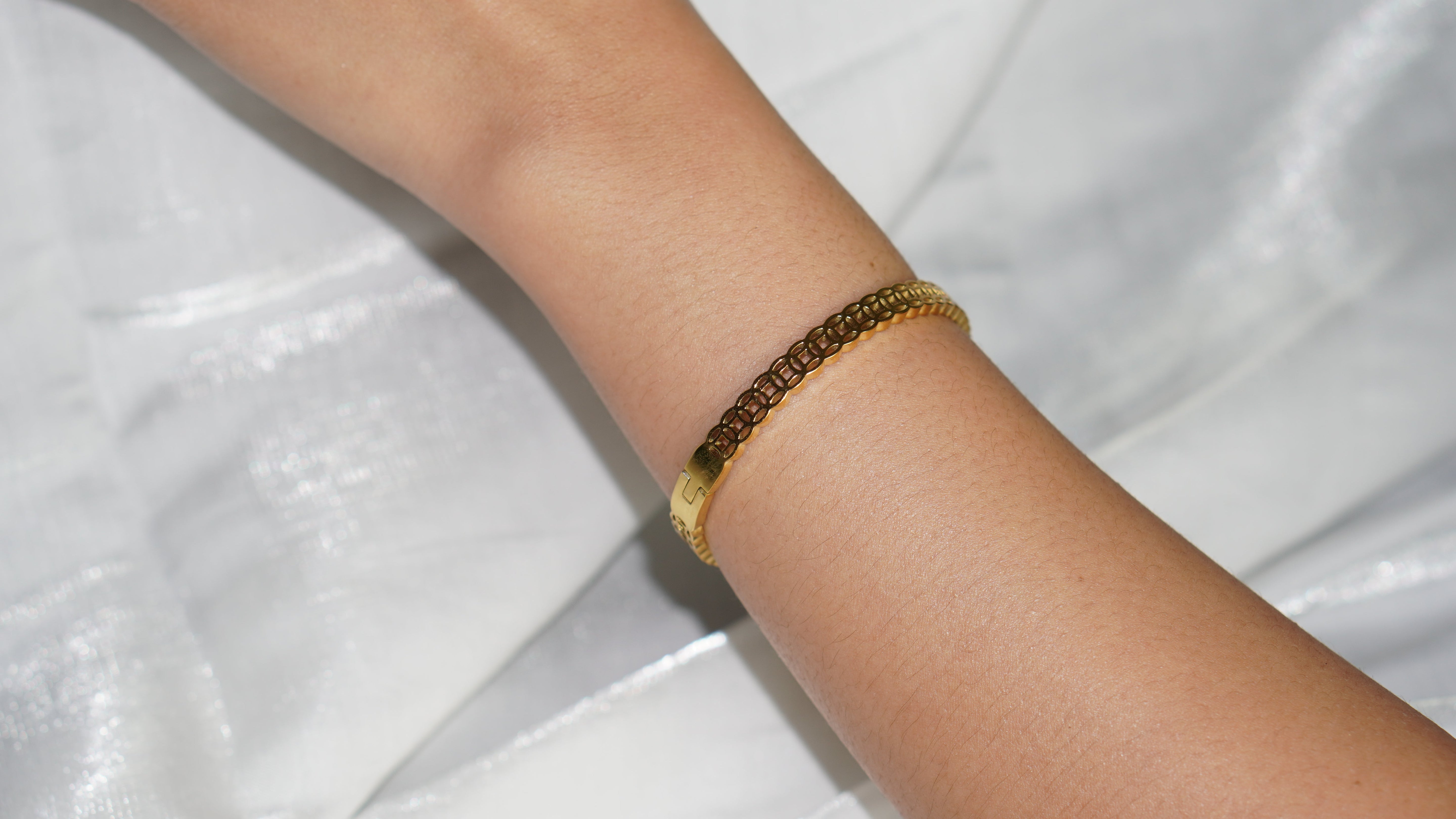 WealthMagnet Bracelet – Luxury Bracelet for Success