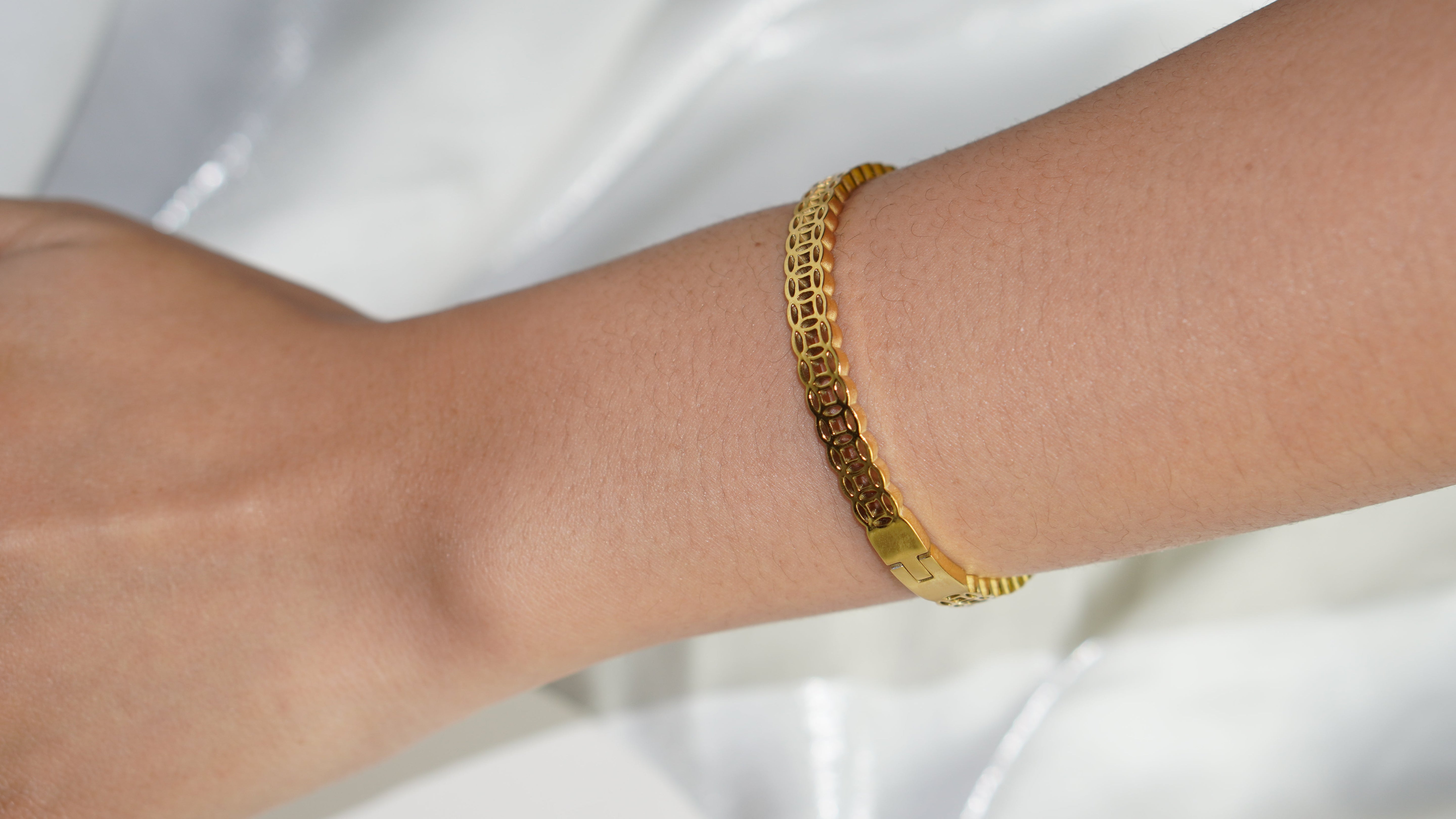 WealthMagnet Bracelet – Luxury Bracelet for Success