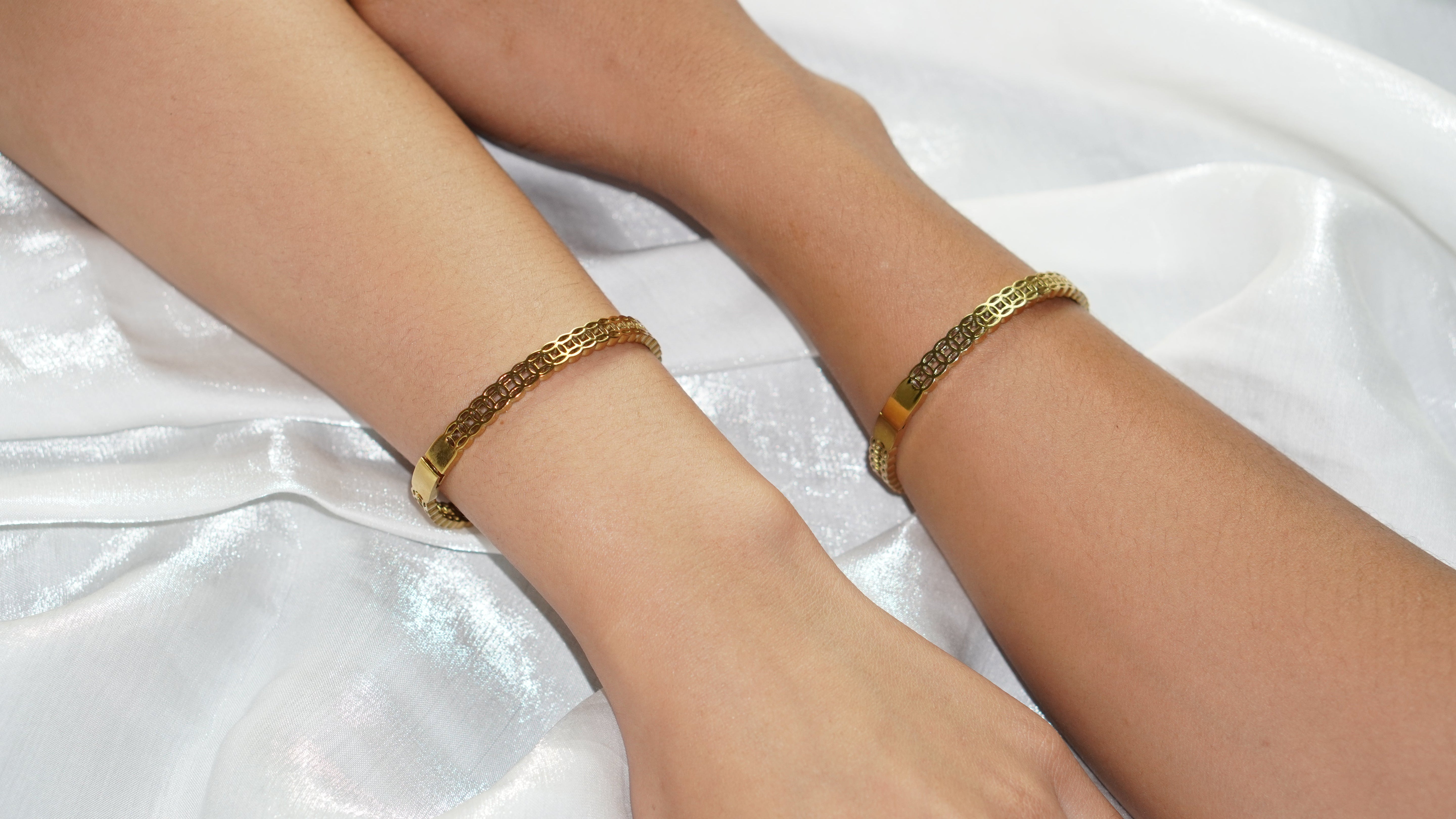 WealthMagnet Bracelet – Luxury Bracelet for Success