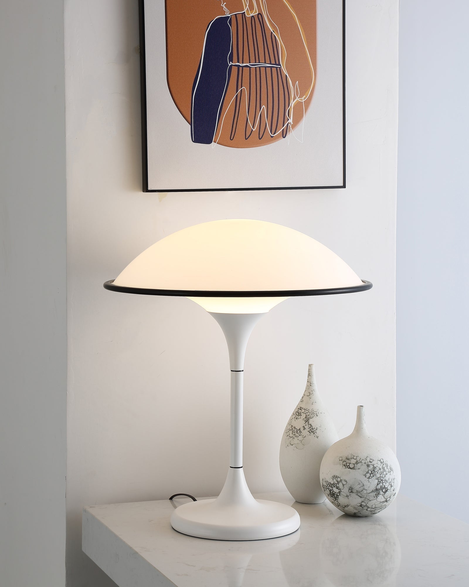 ArtistryGlow Table Lamp - Elegant Table Lamp for Atmospheric Lighting