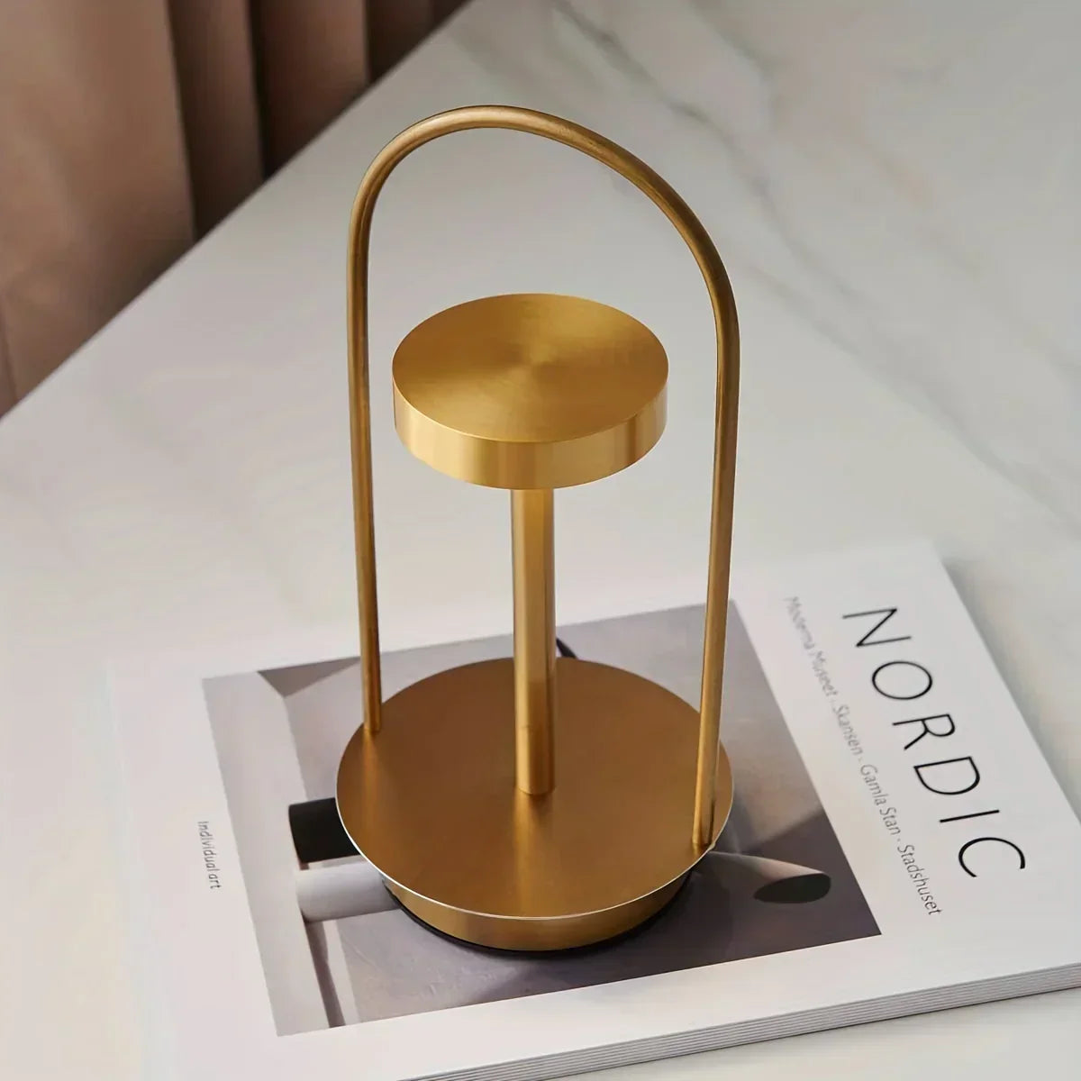 Trådlamp Rechargeable LumiLight Table Lamp - Elegant Portable Table Lamp for a Refined Atmosphere