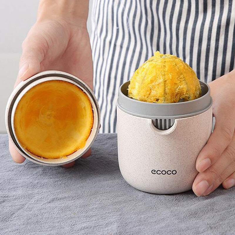 JuicySqueeze Juicer - Anti-slip and Modern Design