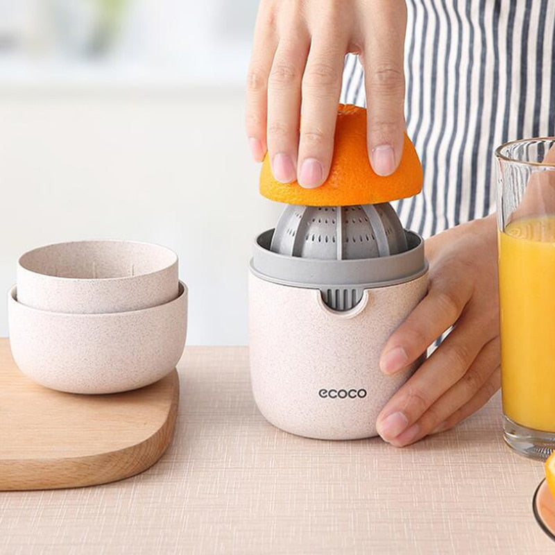 JuicySqueeze Juicer - Anti-slip and Modern Design