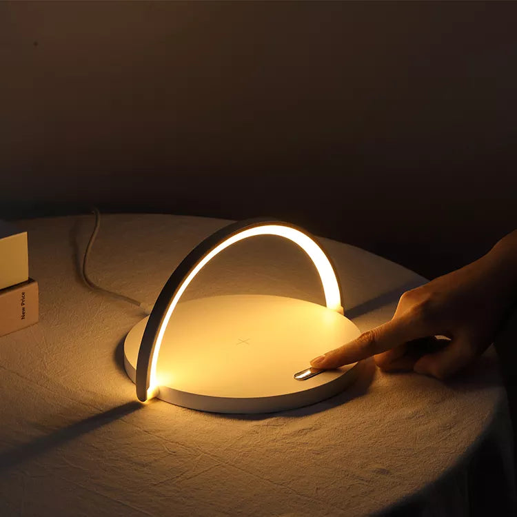 3-in-1 Chargelight - Lamp including wireless charger
