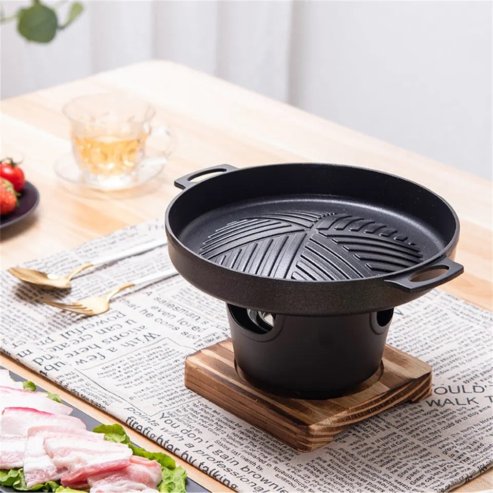GrillMaster Pro - Stylish Portable BBQ for Outdoor Enjoyment