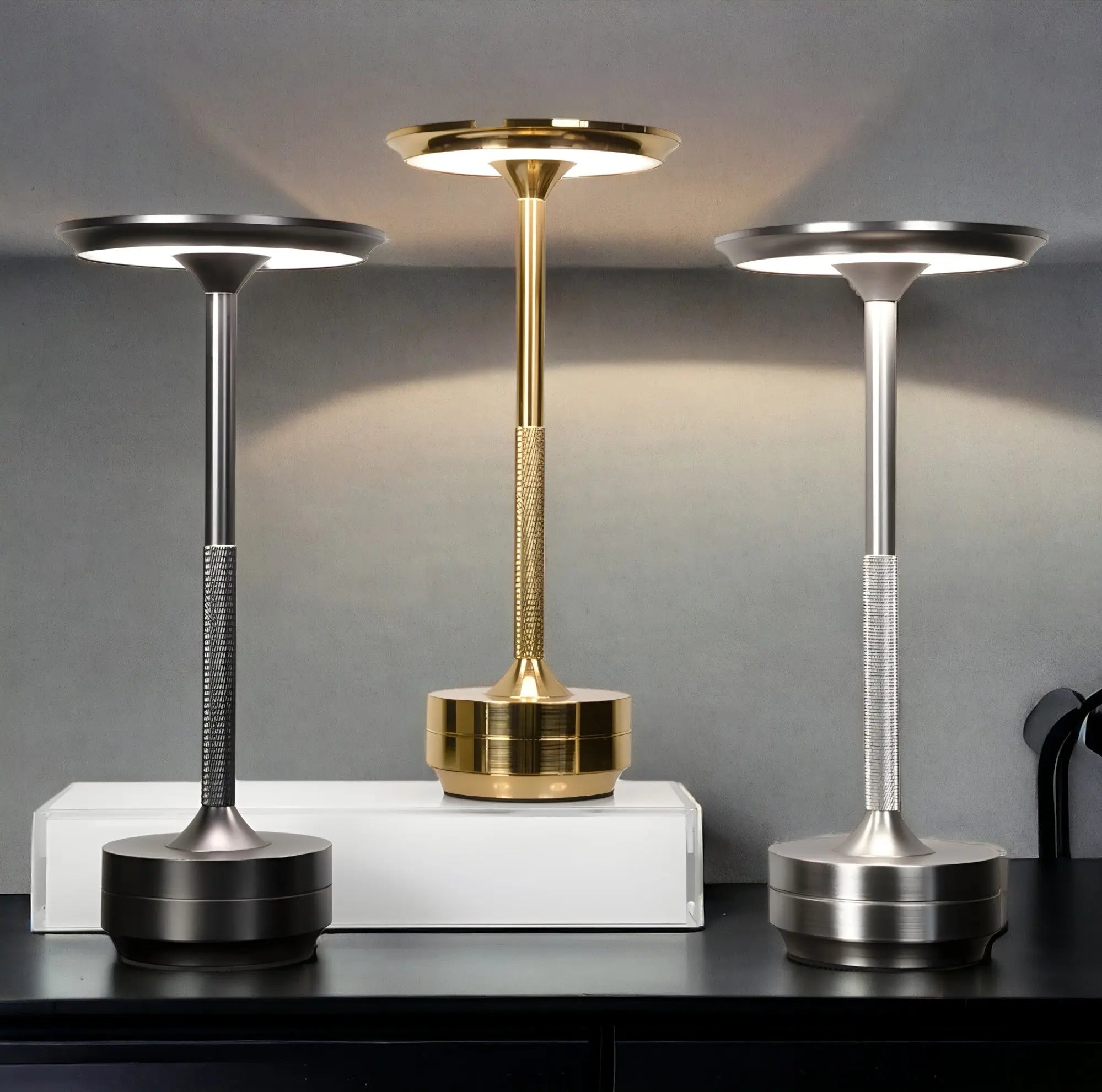 Elegant Wireless Table Lamp with Touch Control and Changing Light Colors