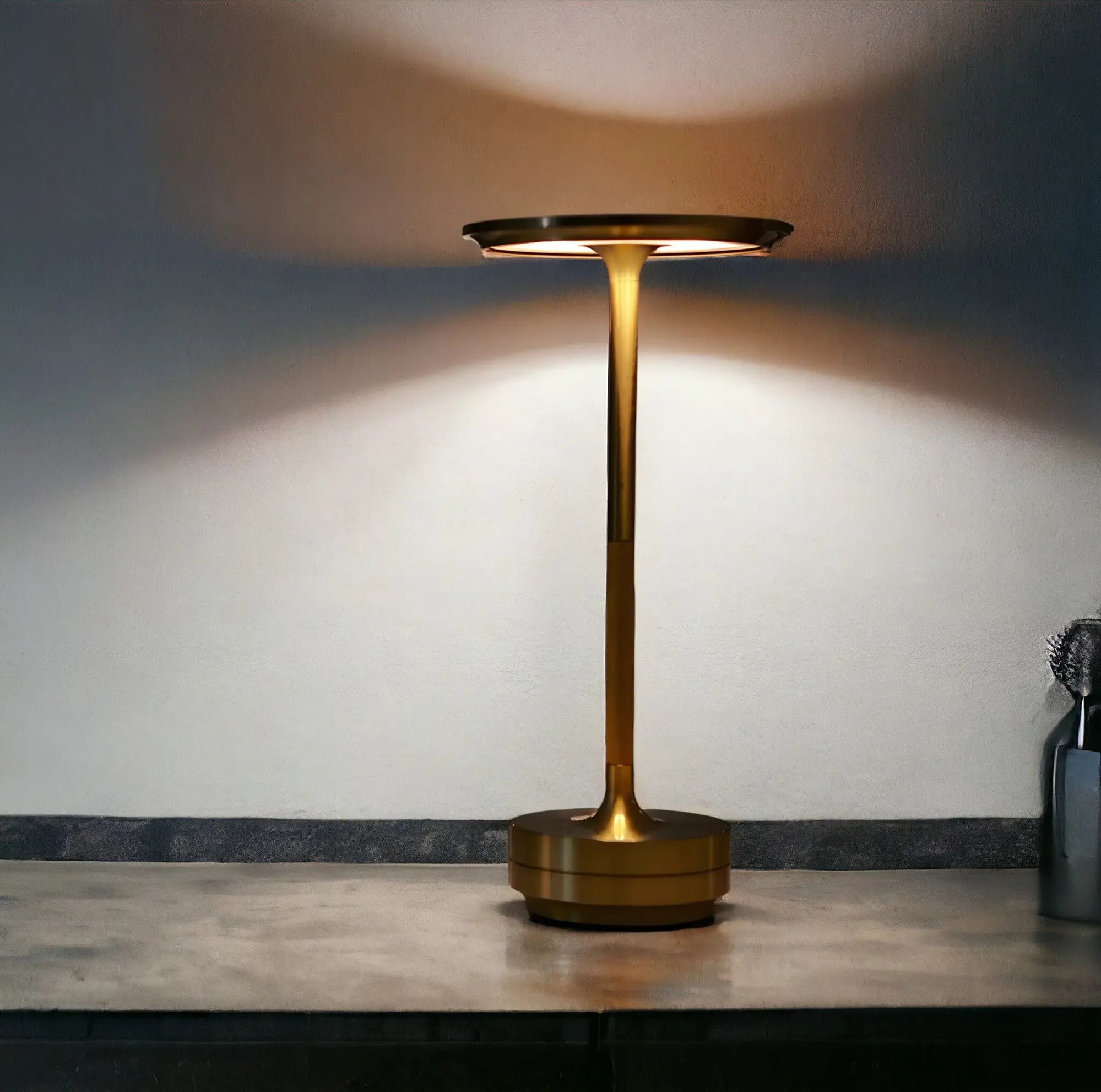 Elegant Wireless Table Lamp with Touch Control and Changing Light Colors