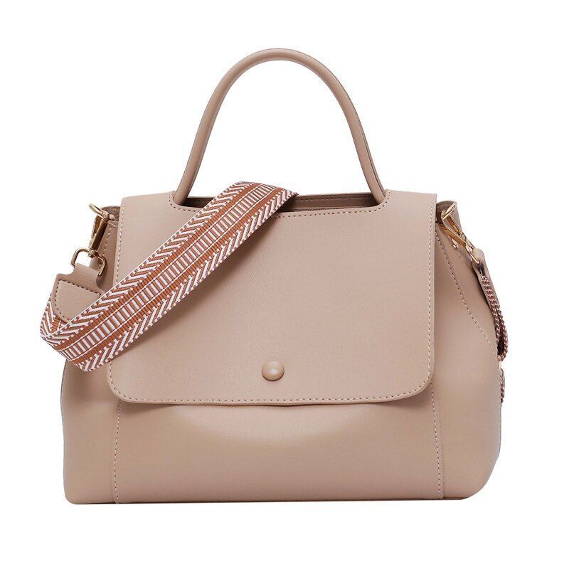 Karen Messenger - Fashionable and Practical Shoulder Bag