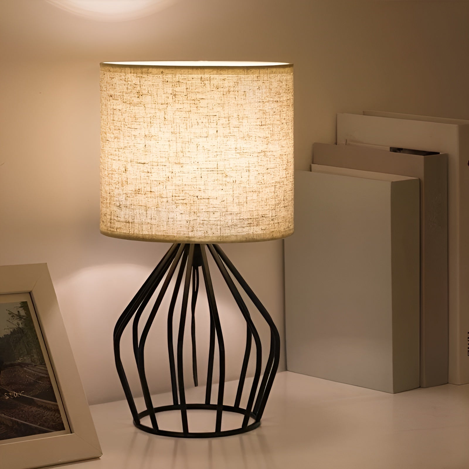 Elegant Desk Lamp with Linen Shade and Metal Base – Perfect Lighting