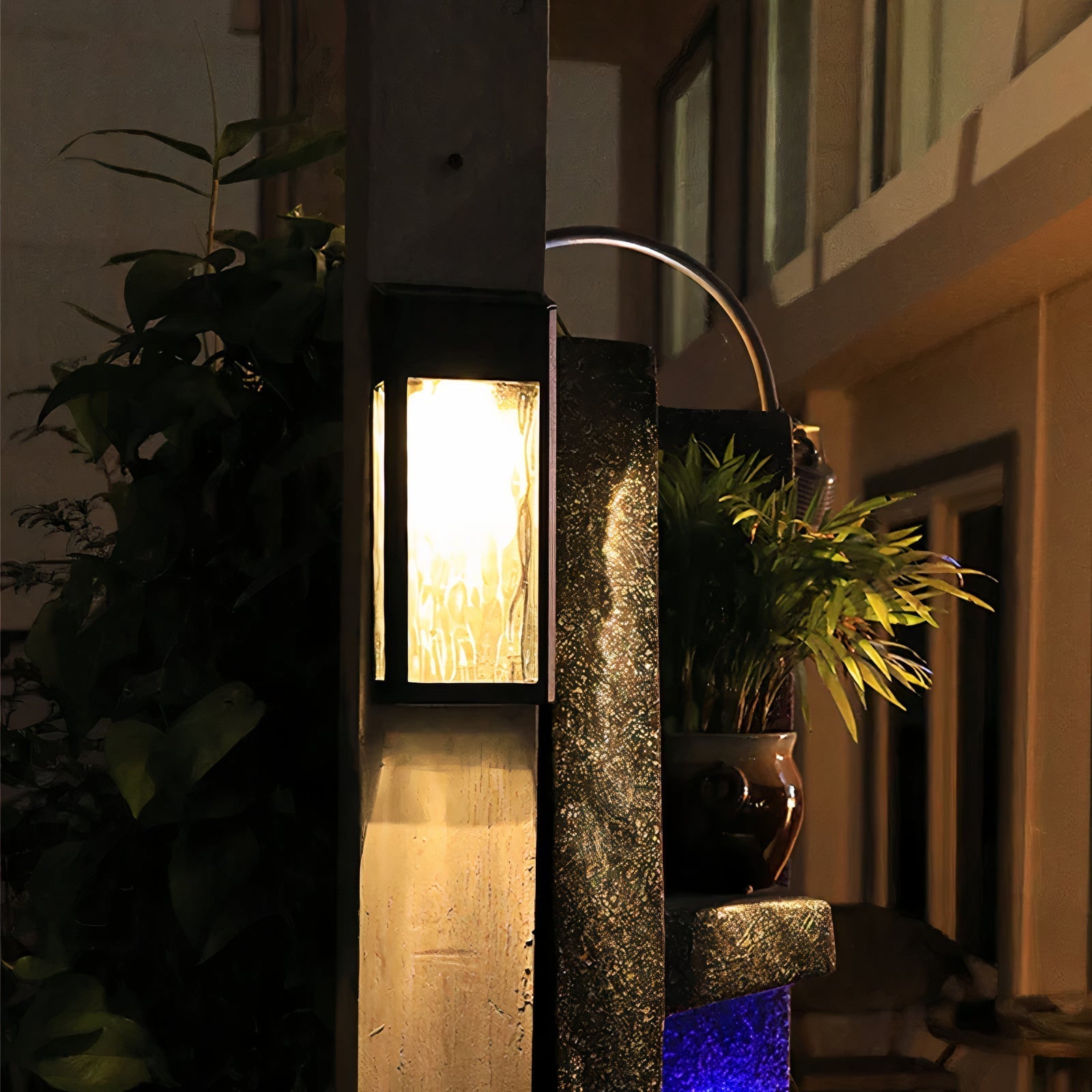 Lumaris Light – Stylish Solar Outdoor Lamp for Garden and Driveway