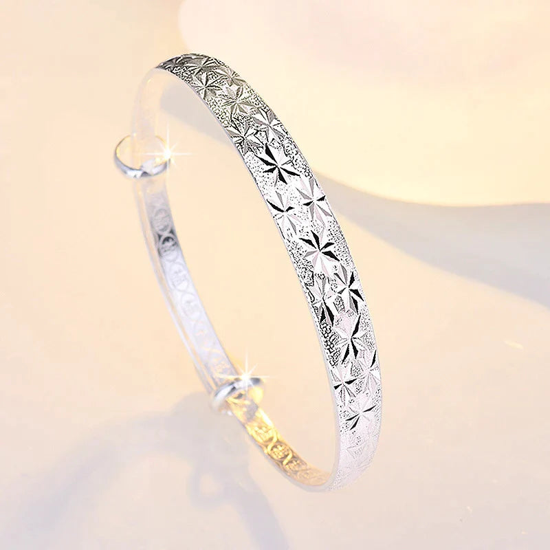 Captivating Star-Shaped Silver Bracelet for a Radiant Look
