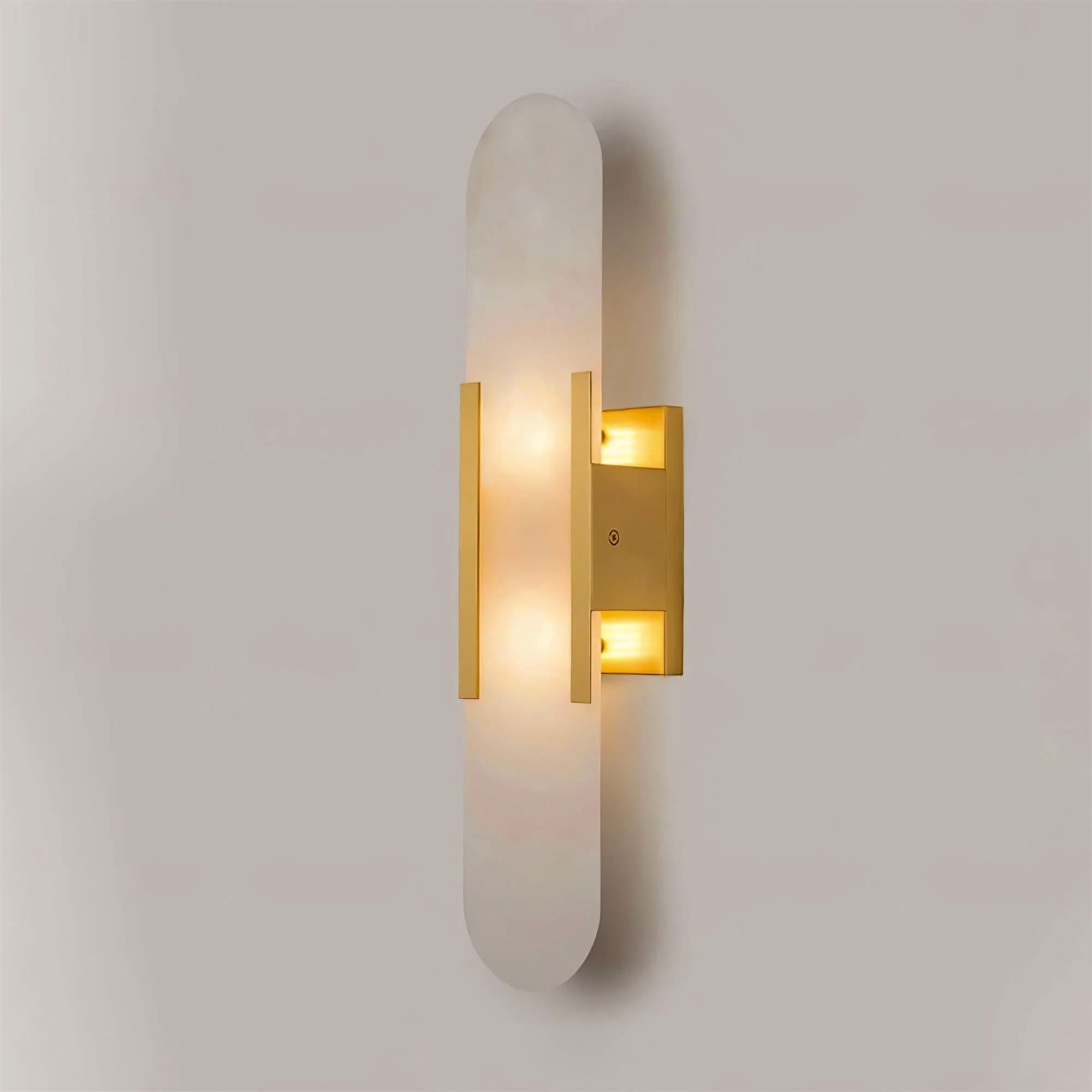 Elegant Melange - Handgjord Alabaster Vägglampa