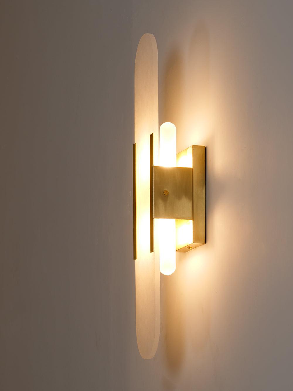 Elegant Melange - Handgjord Alabaster Vägglampa
