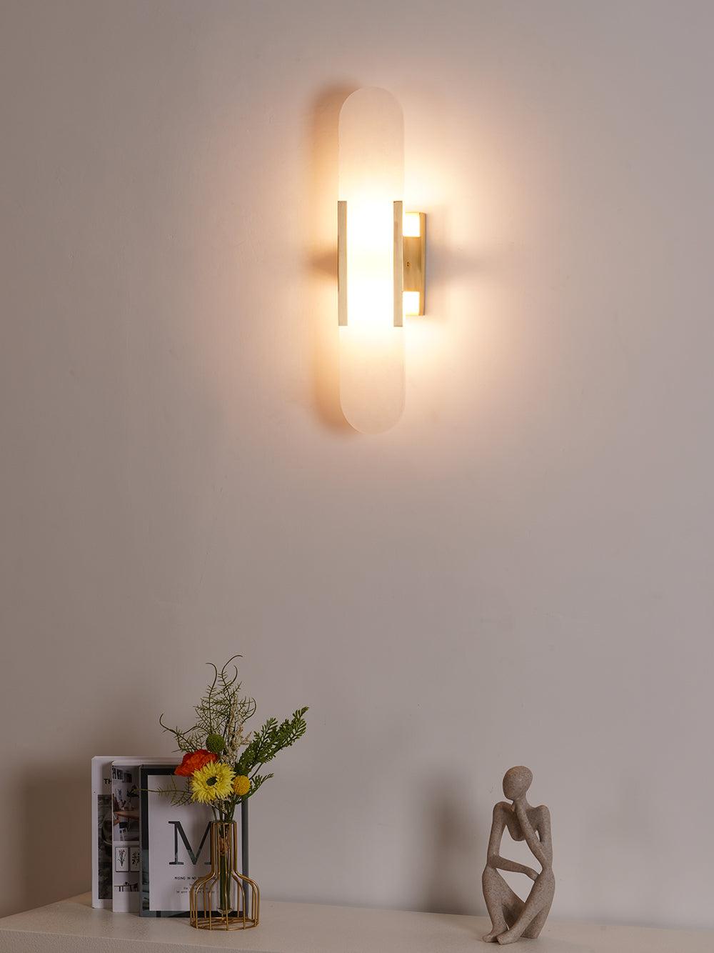 Elegant Melange - Handgjord Alabaster Vägglampa