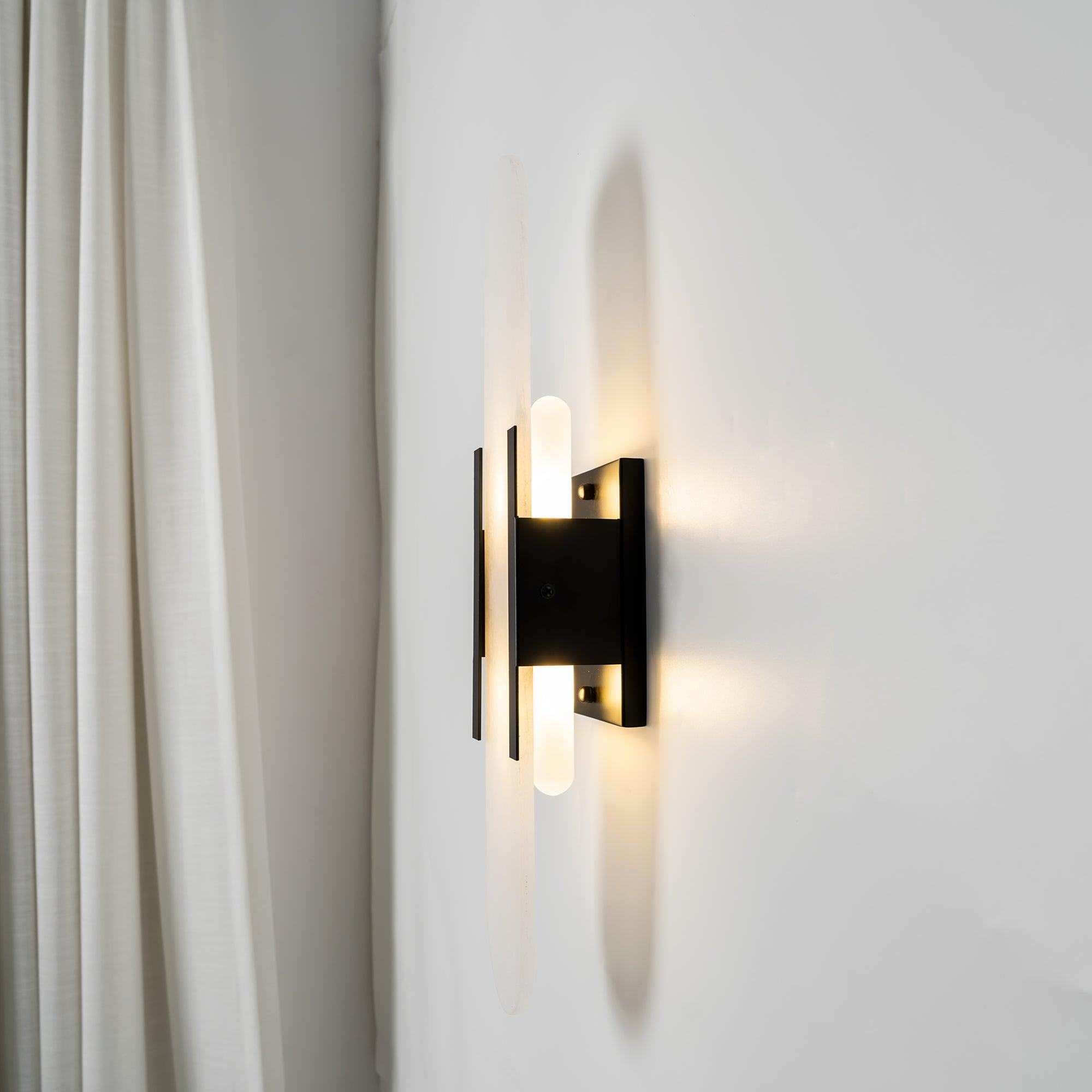 Elegant Melange - Handgjord Alabaster Vägglampa