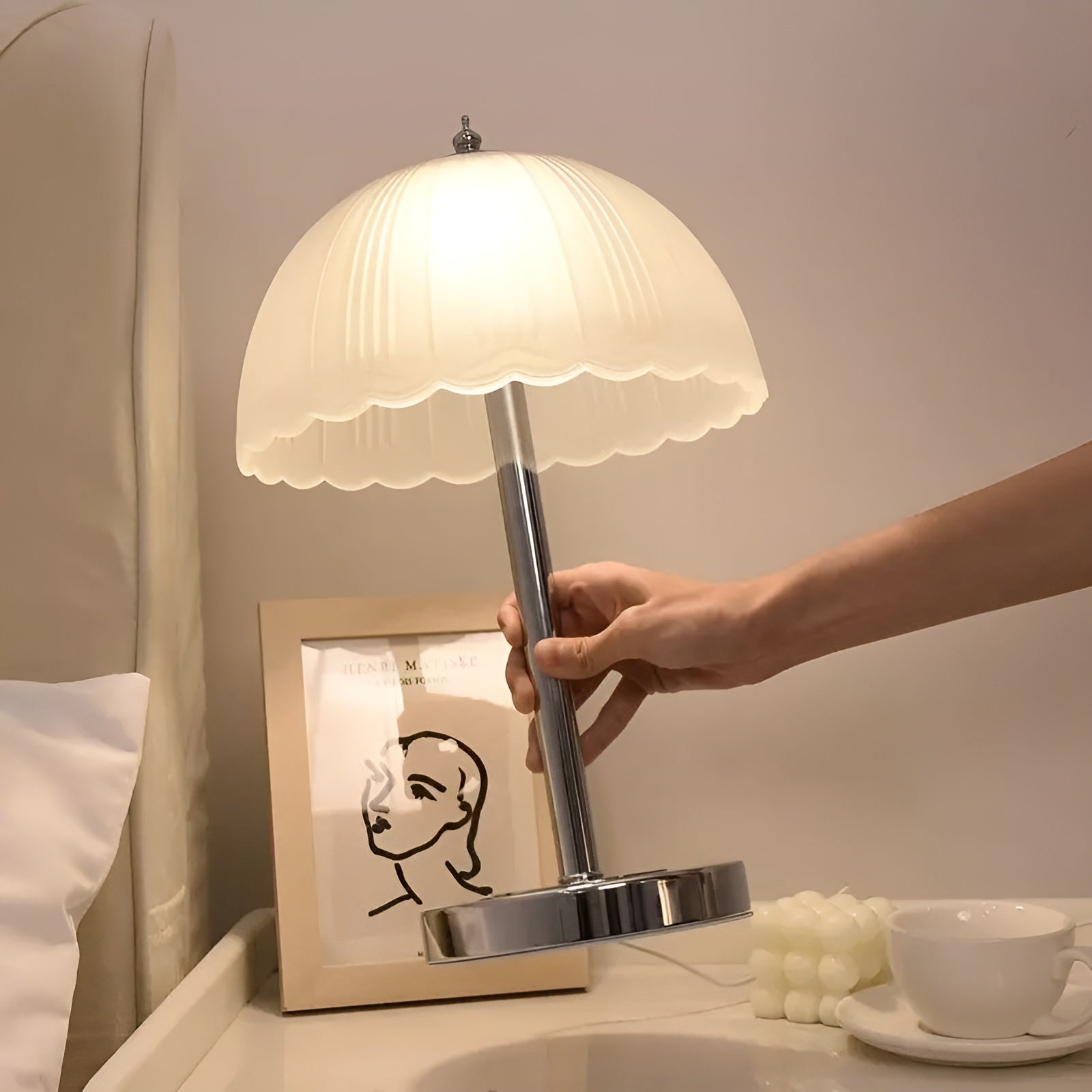Modern Elegance LED Table Lamp - Stylish and Energy Saving