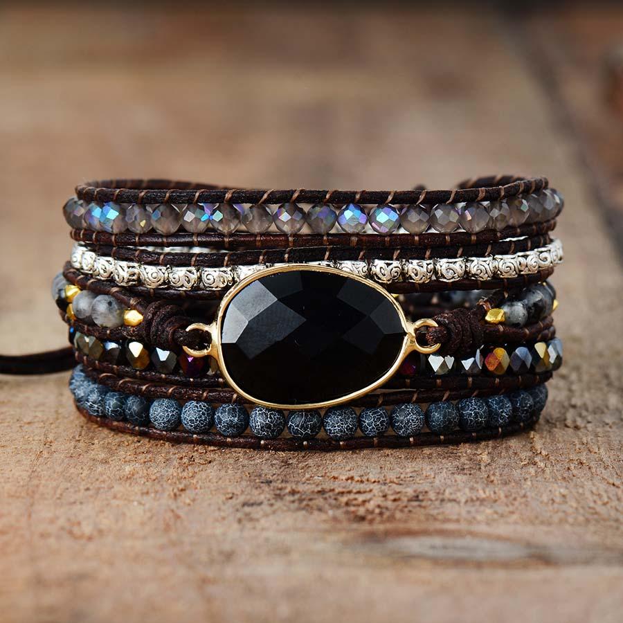 Lunara - Stylish Onyx Moon Bracelet with Protection