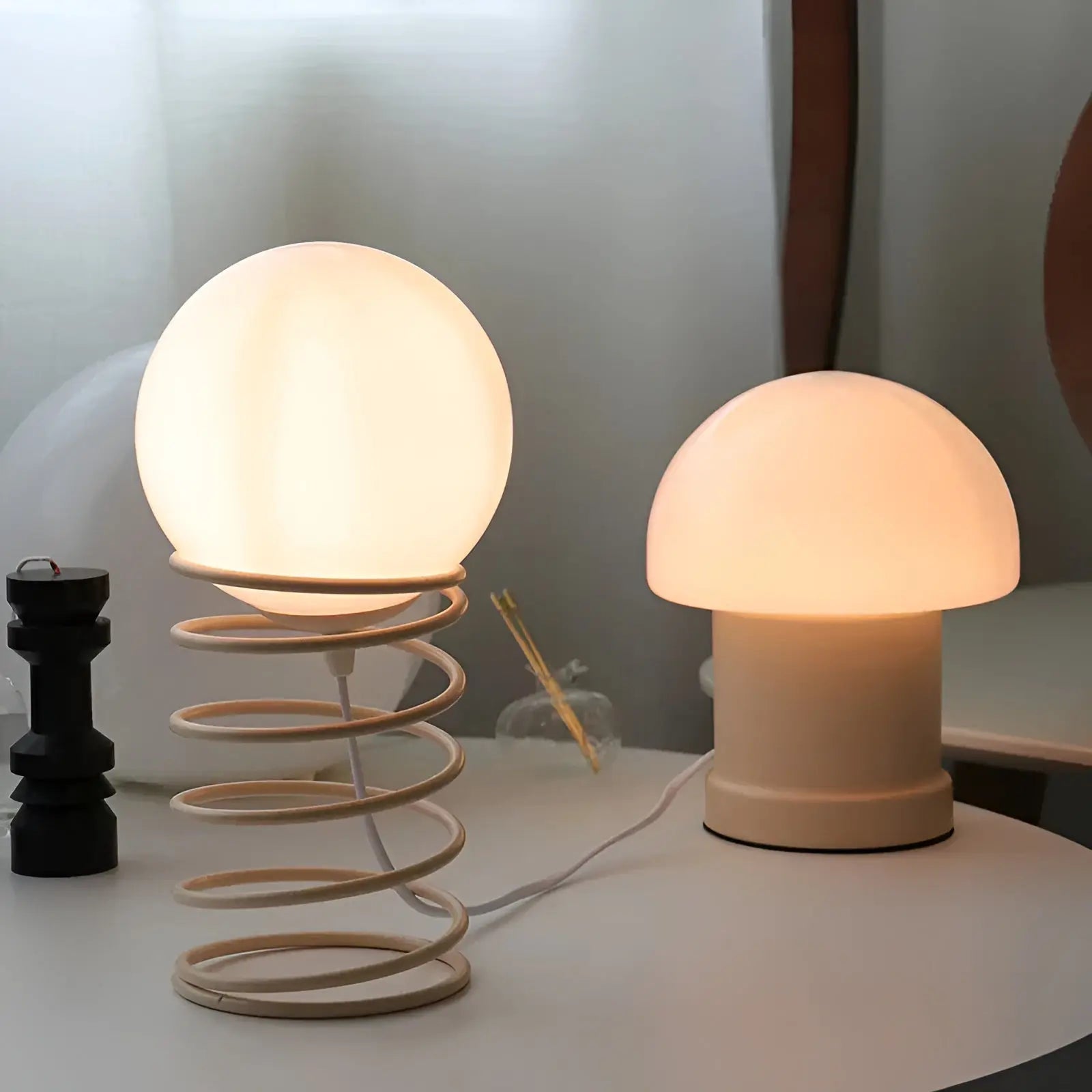 Spring Moon Glow - Elegant Moon Lamp with Customizable, Celestial Light
