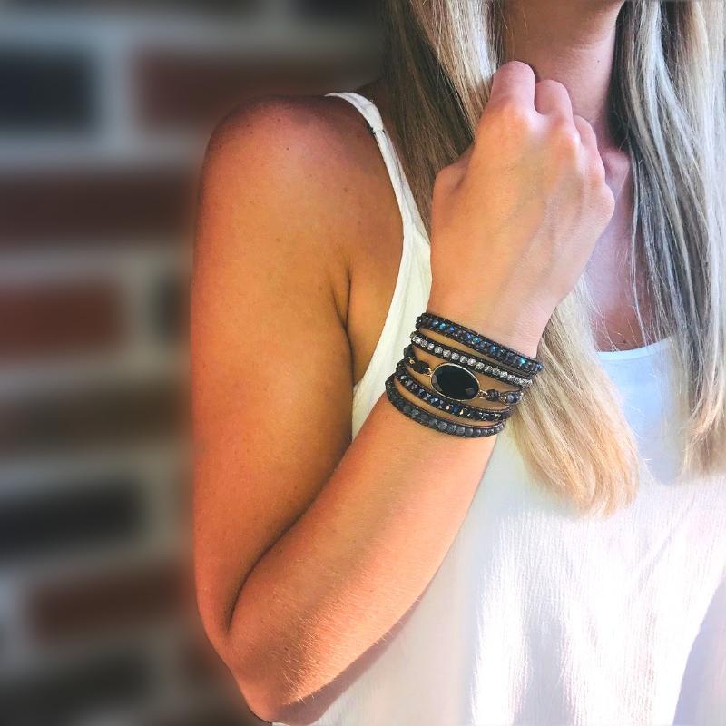 Lunara - Stylish Onyx Moon Bracelet with Protection