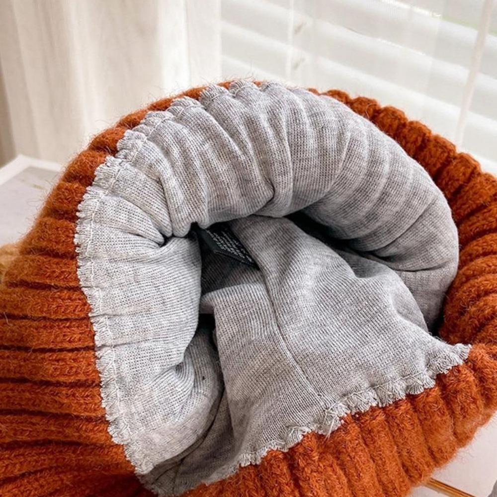 CozyCat Beanie - Trendy Winter Hat with Cat Ears