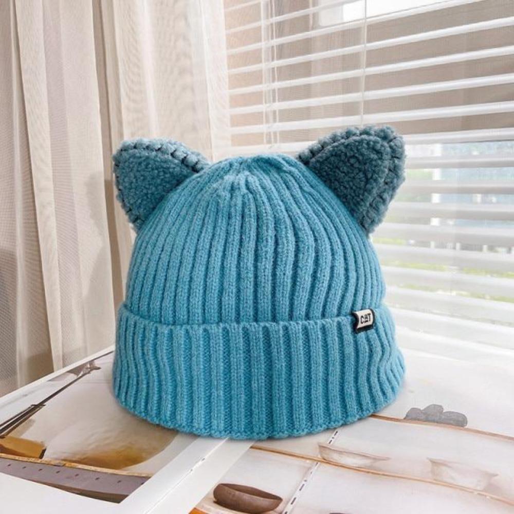 CozyCat Beanie - Trendy Winter Hat with Cat Ears
