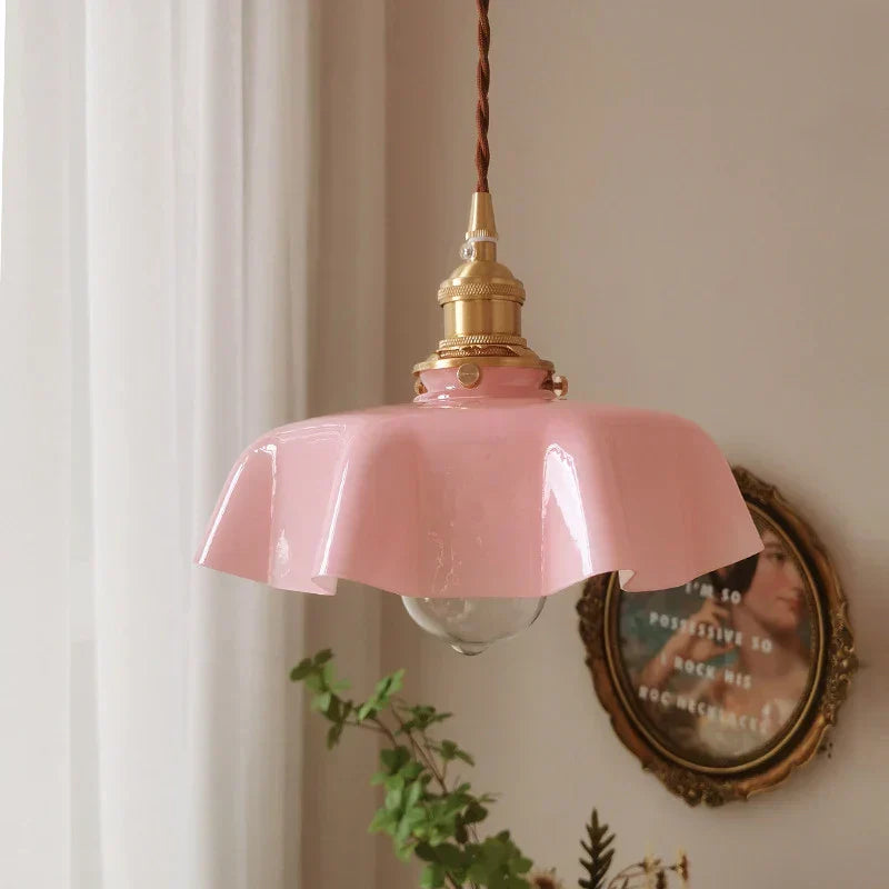 ClassicGleam – Luxurious Brass Pendant Lamp for Timeless Atmosphere