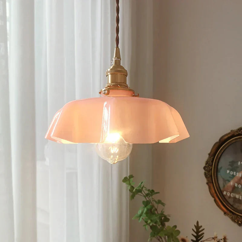 ClassicGleam – Luxurious Brass Pendant Lamp for Timeless Atmosphere