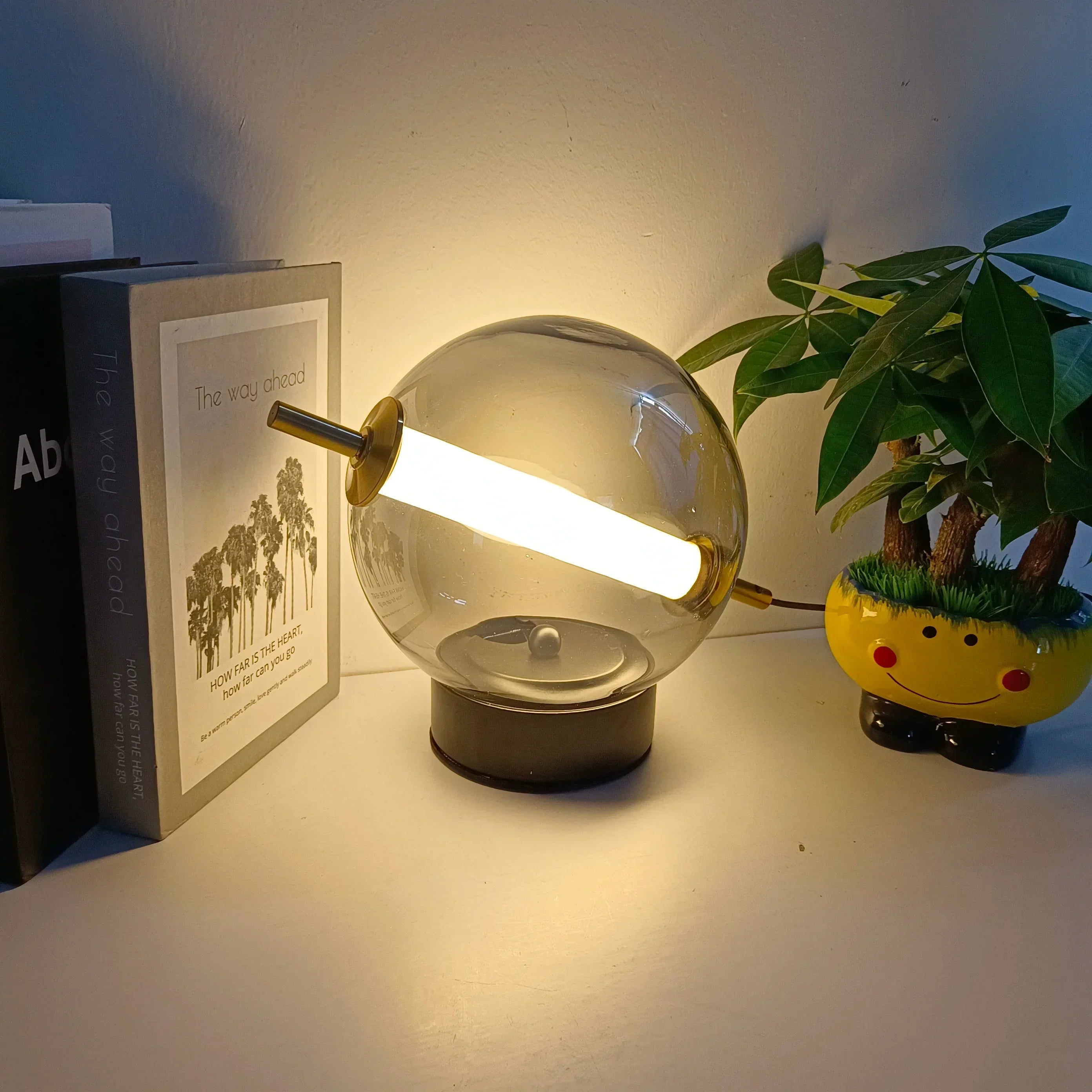 Retro Glass Table Lamp with Warm Glow - Timeless Elegance