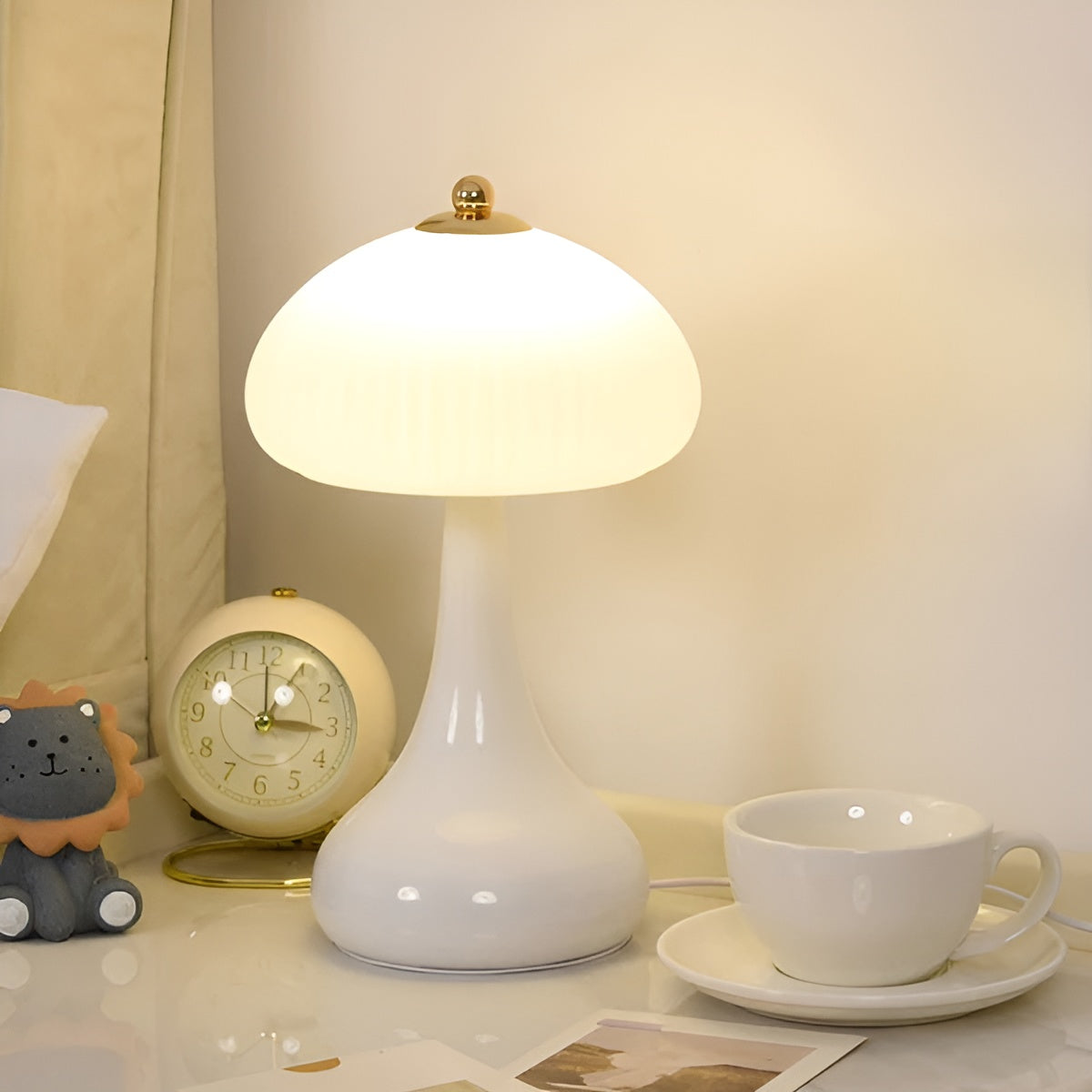 Eleganza Luxe Desk Lamp – Timeless Toad Shape with LED Dimming Function in Soft Colors