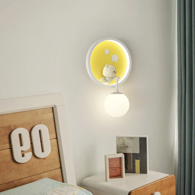 Romantic Wall Light – Playful Animal Wall Lamp for Children