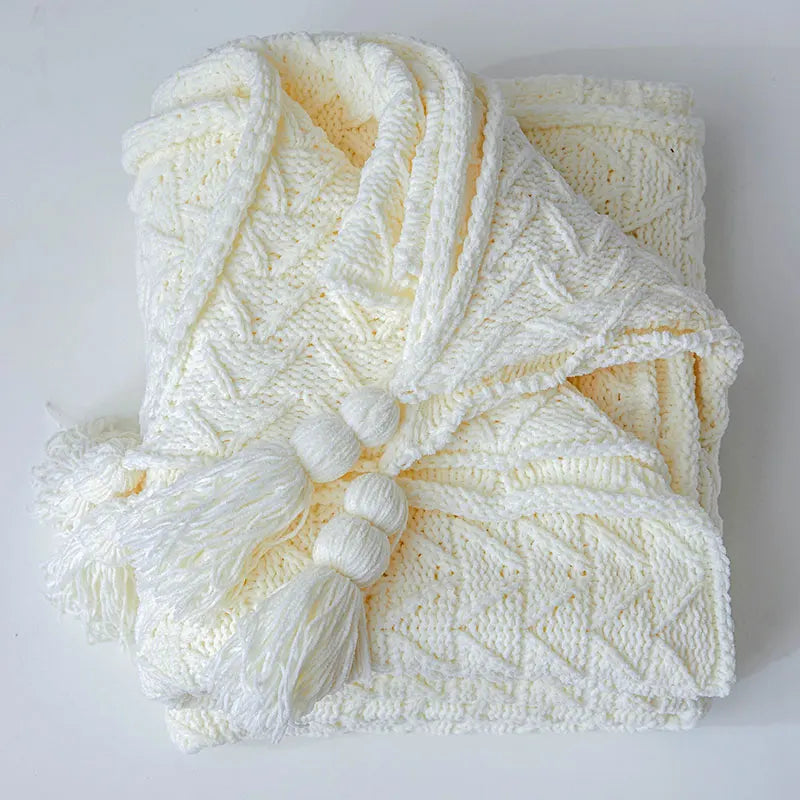HeartCozy Throw – Luxurious Chenille Cushion with Heart Puffs