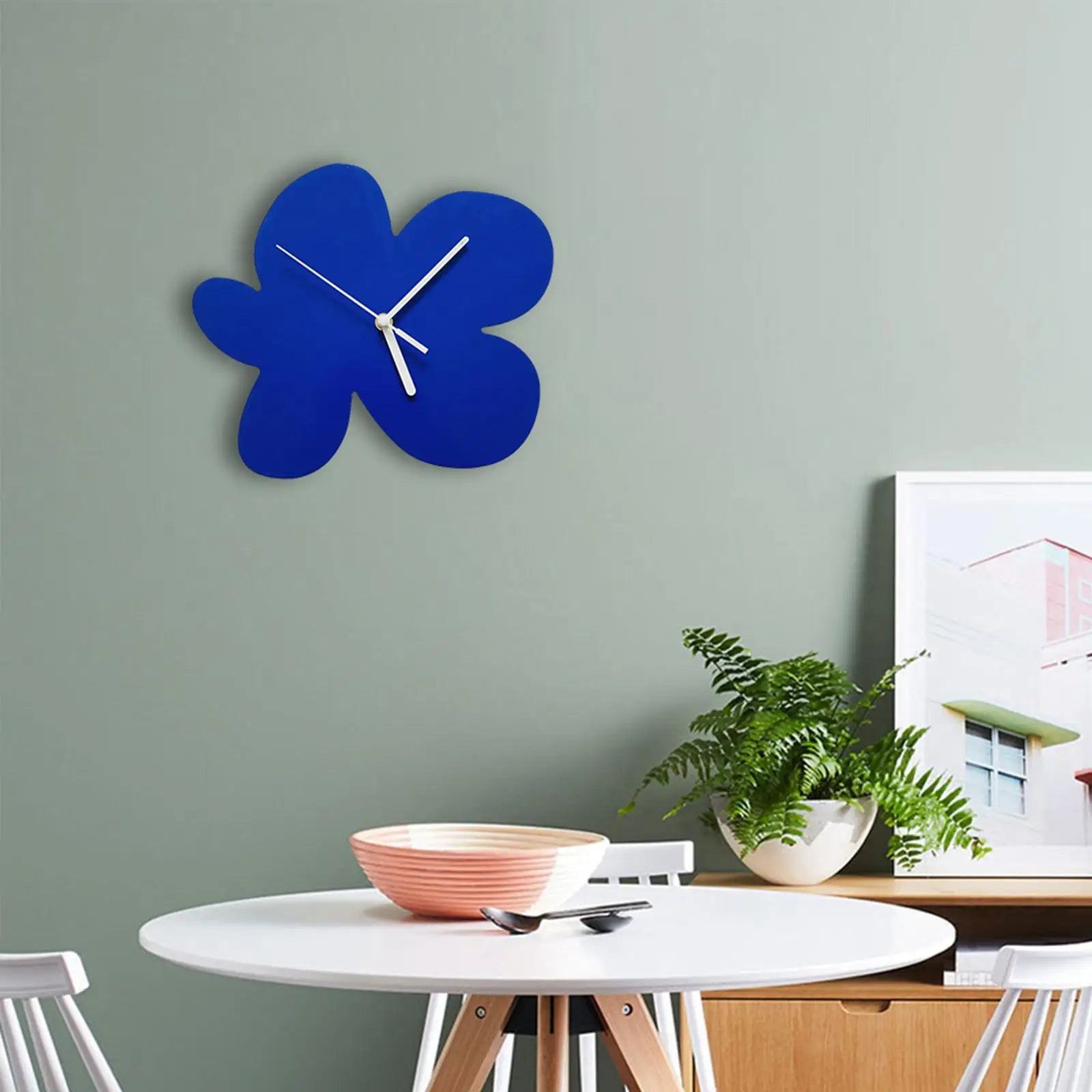 PetalTime - Elegant Flower-Shaped Wall Clock for Home Decor